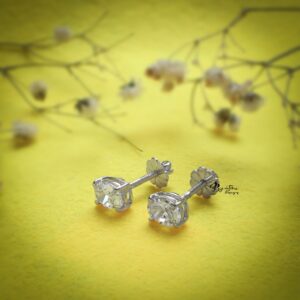 Classic Oval Solitaire Ear Studs