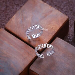 Serpentine Swirl Toe Ring - for thumbs