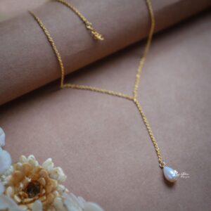 The Dropping Pearl Neckchain