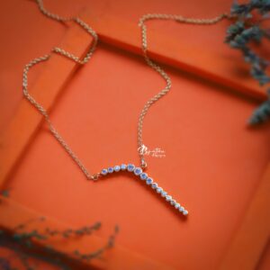 Off Centered Beauty Neck Chain