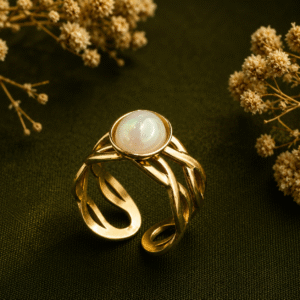 Glowing pearl wavy ring